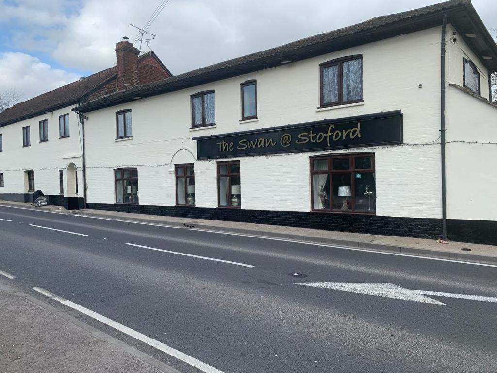 The Swan Inn Salisbury Wilton  Exterior photo